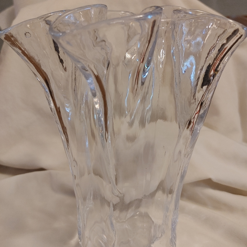 Muurla hand blown vase